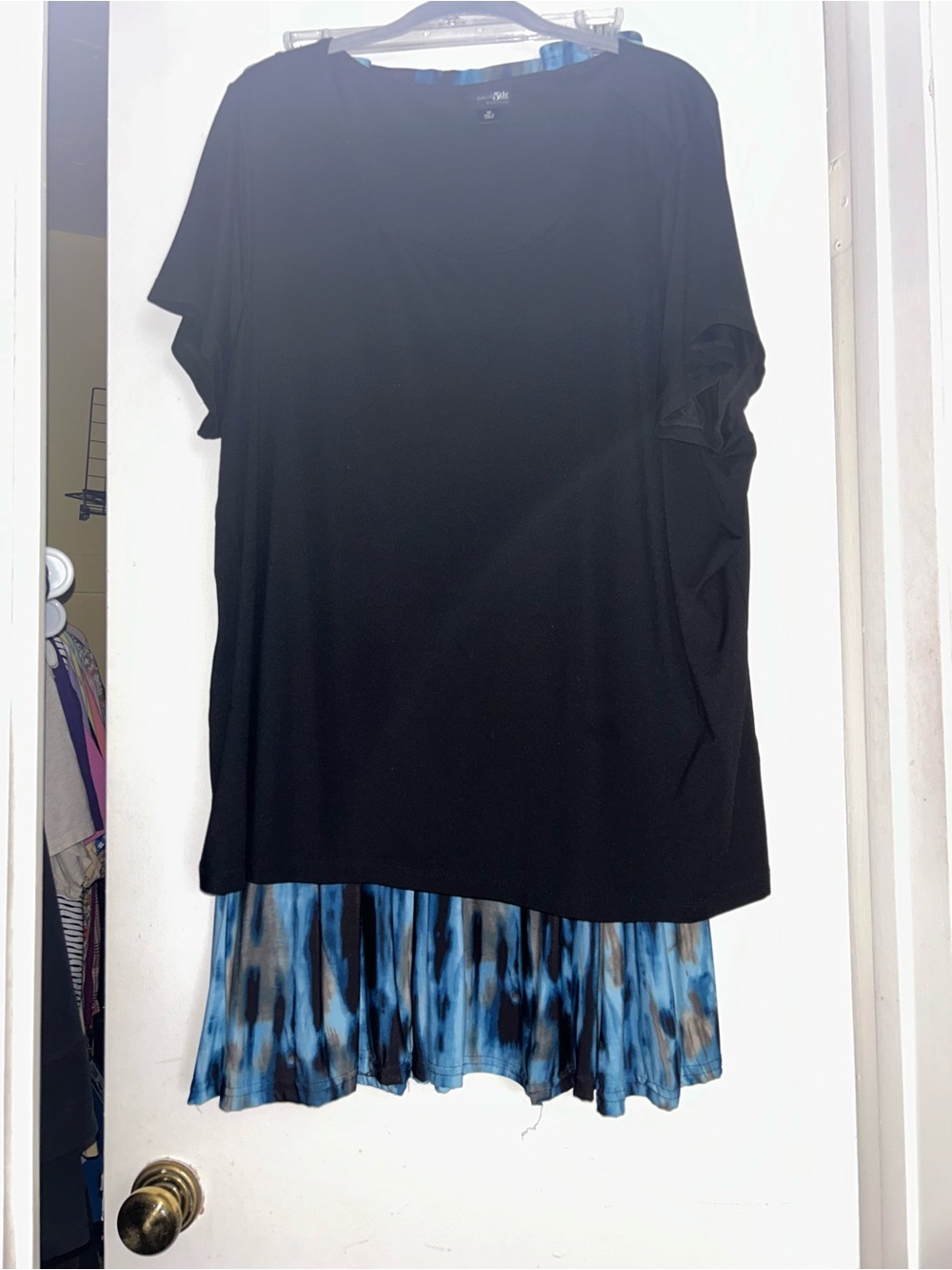 Macy’s Black Short Sleeve Tunic with Blue Tie-Dye Adjustable Skirt, 3X